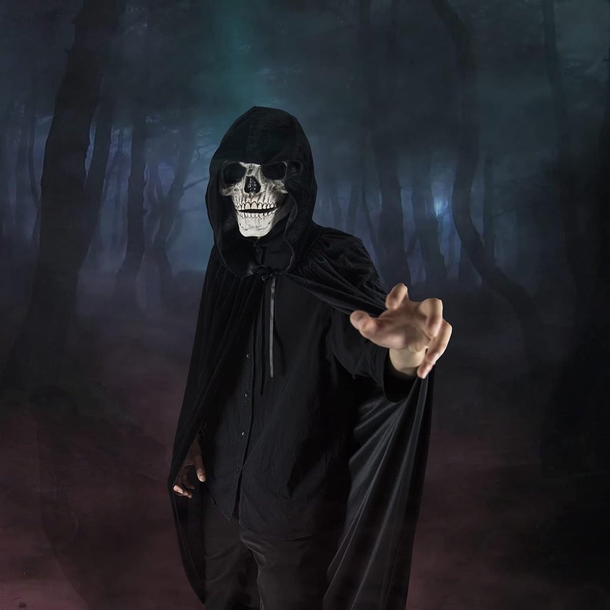 Zwarte Fluwelen Halloween Cape met Kap voor Volwassenen, Perfect voor Carnaval, Feestdagen en Middeleeuwse Kostuums, 110 cm