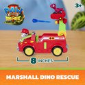 Marshall's dino rescue brandweerwagen, rood met groene en gele accenten, lanceert een projectiel. Afmeting 8 inch.