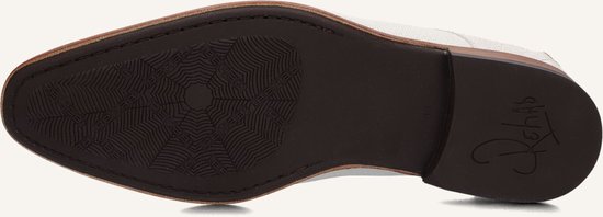 Zool van witte schoen met Rehab logo.
