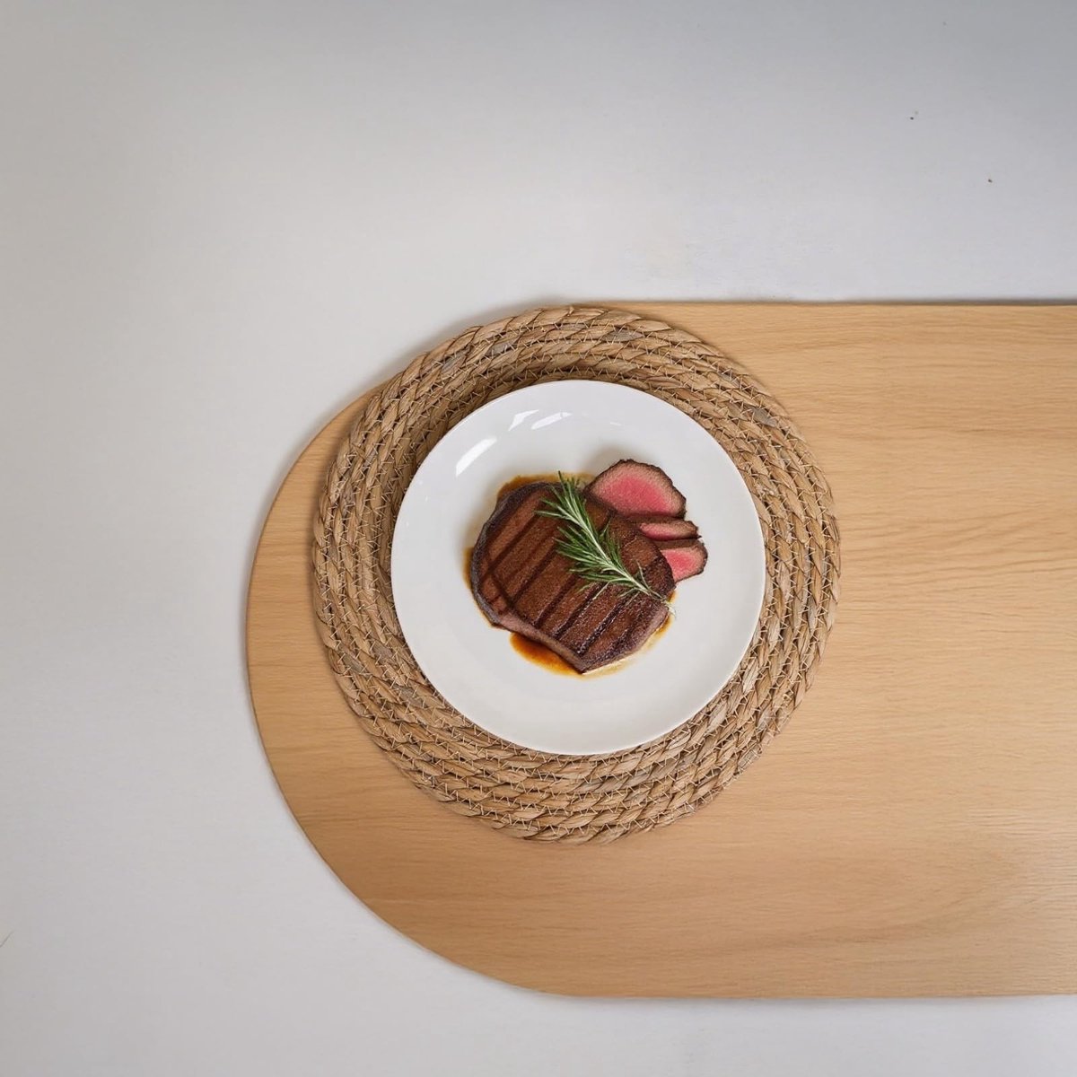 Omgoods - Handgemaakte Ronde Placemats van Natuurlijk Gras, Set van 6