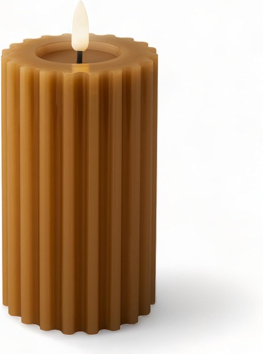 LED echte waskaarsen met realistische vlam, timer en batterijvoeding, indoor led-kaars met warm wit licht, natuurlijke look ( 7,5 cm x 12,5 cm, karamel - verticaal groefpatroon)