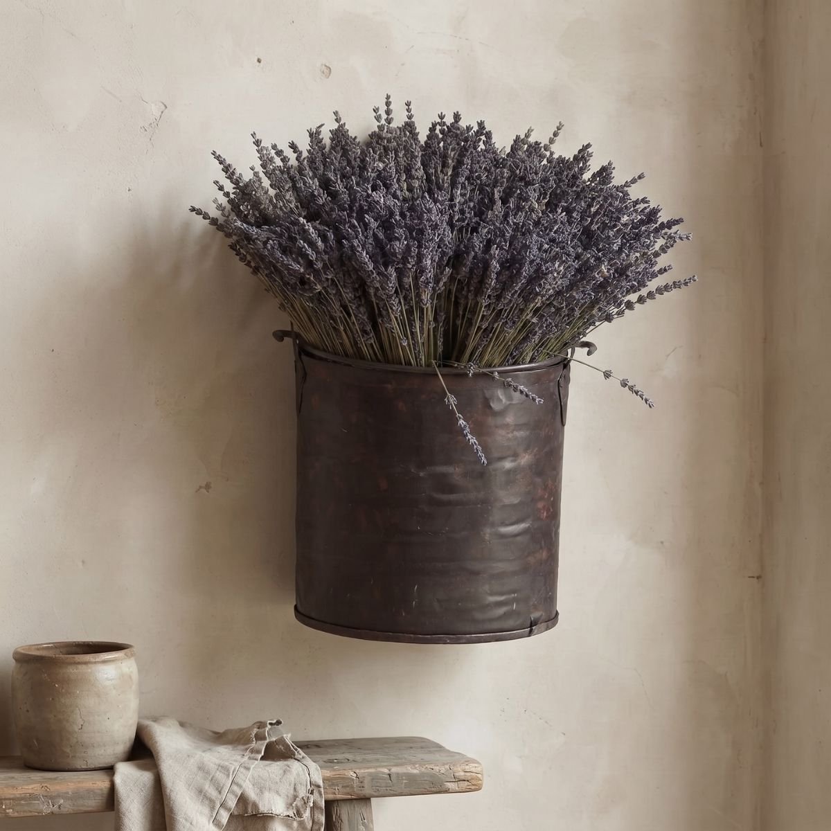 Metalen wandemmer H20cm - Rustieke muurhanger - Decoratieve emmer voor muur binnen & buiten - Metalen muurvaas