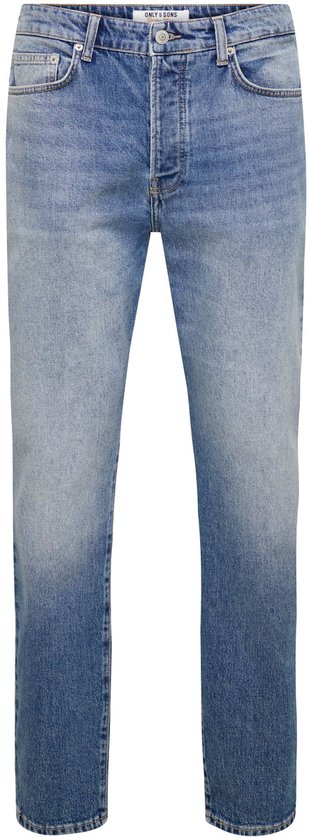 Voorkant van een lichtblauwe jeans met een vervaagde wassing, die naar onderen donkerder wordt. Twee steekzakken aan de voorkant.