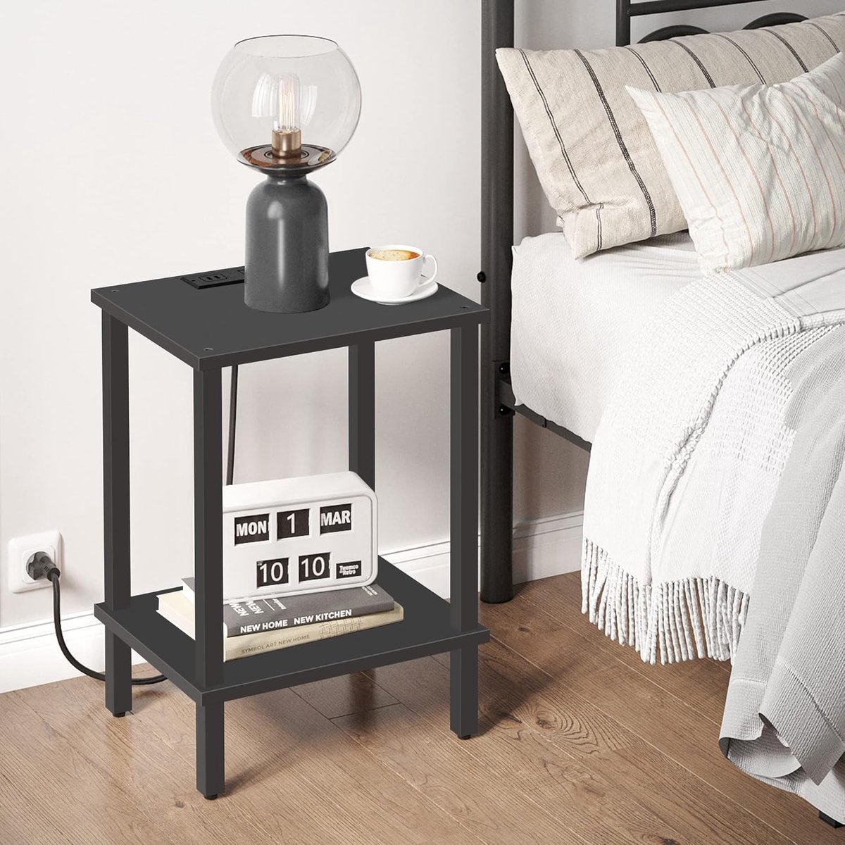 Hoppa! Bijzettafel met laadstation, set van 2, bijzettafel met USB-poorten en -uitgangen, nachtkastje, opbergplank met 2 niveaus, salontafel voor kleine ruimte, woonkamer, slaapkamer Black