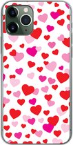 Geschikt voor iPhone 11 Pro hoesje - Een illustratie met kleurrijke hartjes - Siliconen Telefoonhoesje