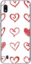 Geschikt voor Samsung Galaxy A10 hoesje - Een illustratie met hartjes in verschillende vormen - Siliconen Telefoonhoesje