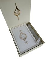 Koran box met gebedskleed en tasbih creme/wit