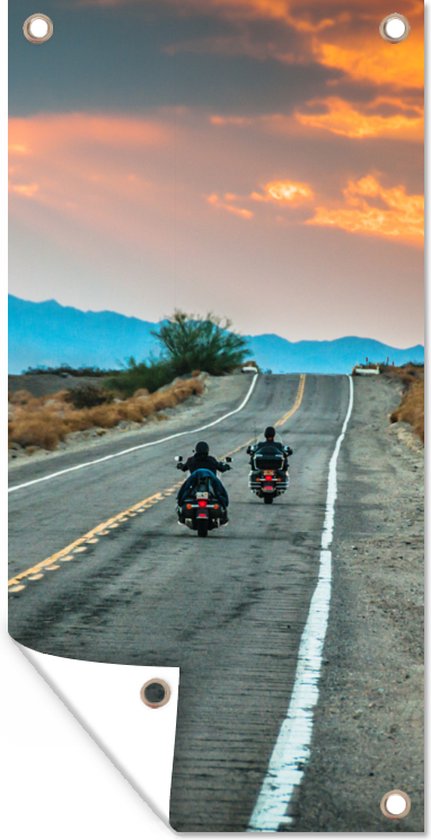 Tuinposter Twee motoren rijdend op route 66 - 40x80 cm - Wanddecoratie Buiten - Tuinposter - Tuindoek - Schuttingposter - Tuinschilderij