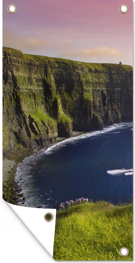 Tuinposter Zonlicht op de Kliffen van Moher in Ierland - 40x80 cm - Wanddecoratie Buiten - Tuinposter - Tuindoek - Schuttingposter - Tuinschilderij