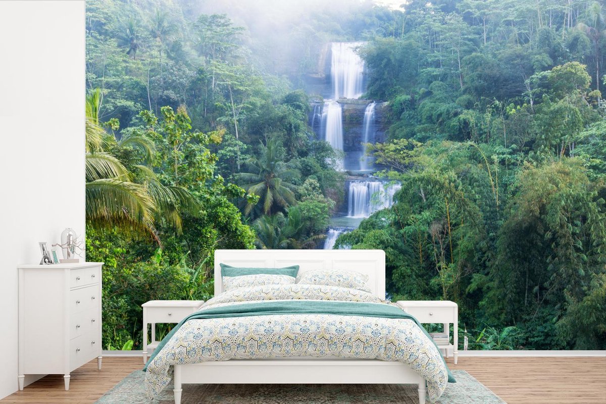 Behang - Fotobehang Watervallen in Indonesië - Breedte 420 cm x hoogte 280 cm