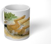 Mok - Een zwartstaarthaas op zijn rug - 350 ML - Beker