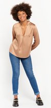 LOLALIZA Satijnen blouse met lange mouwen - Camel - Maat 44