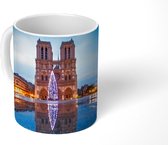 Mok - Voorkant van de Notre-Dame in Parijs met verlichting - 350 ML - Beker