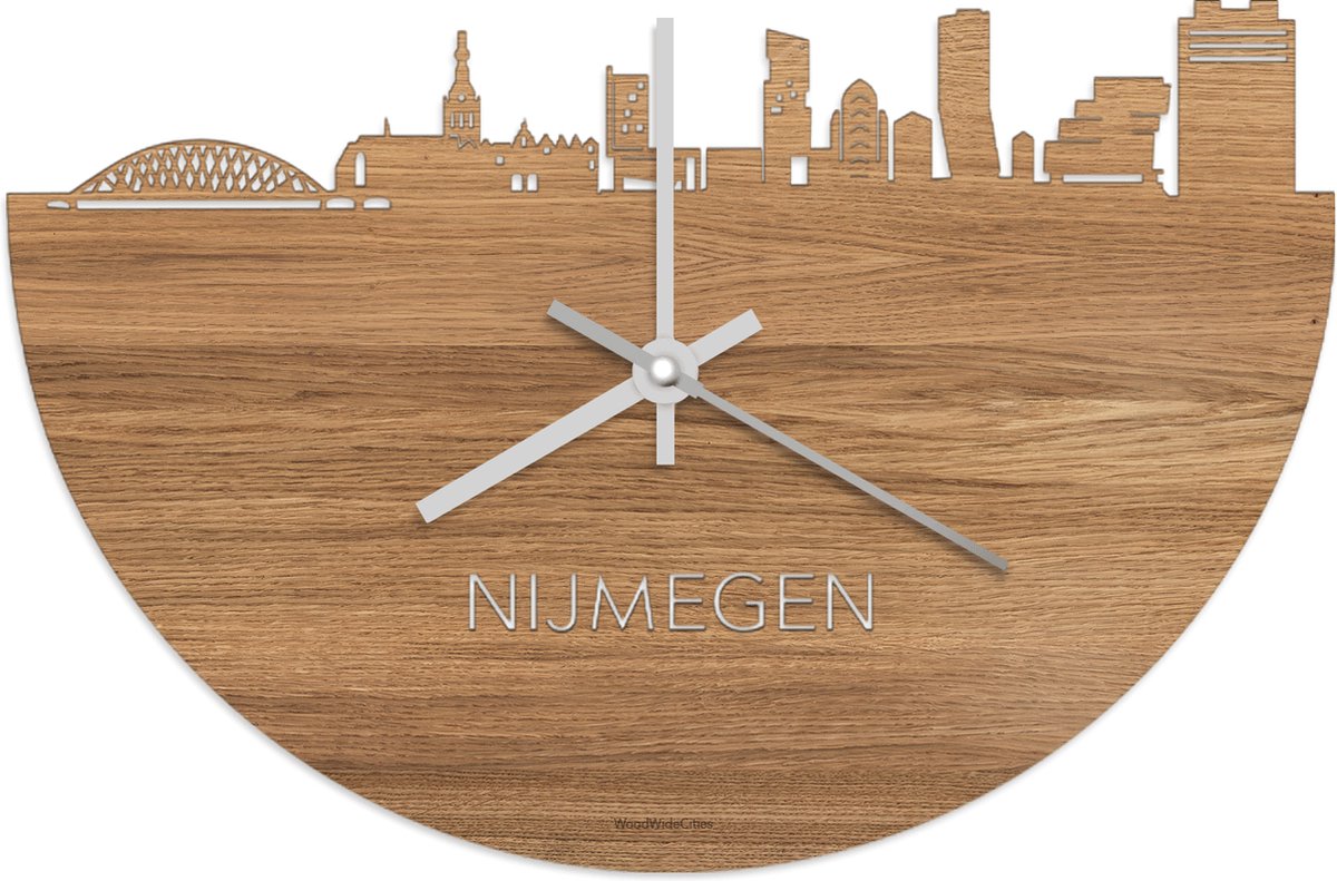 Skyline Klok Nijmegen Eikenhout - Ø 40 cm - Stil uurwerk - Wanddecoratie - Meer steden beschikbaar - Woonkamer idee - Woondecoratie - City Art - Steden kunst - Cadeau voor hem - Cadeau voor haar - Jubileum - Trouwerij - Housewarming - WoodWideCities