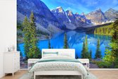 Behang - Fotobehang Kleurrijke omgeving in het Nationaal park Banff in Canada - Breedte 390 cm x hoogte 260 cm