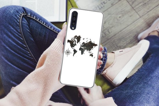 Telefoonhoesje Geschikt voor Samsung Galaxy A50 hoesje - Wereldkaart - Goud - Zwart - Windroos - Siliconen Telefoonhoesje Telefoonhoesje
