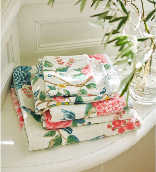 Pip Studio Les Fleurs - Douchelaken - 70x140 - Wit Pip Studio Les Fleurs - Douchelaken - 70x140 - Wit