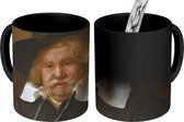 Magische Mok - Foto op Warmte Mokken - Koffiemok - Portret van een oude man - Schilderij van Rembrandt van Rijn - Magic Mok - Beker - 350 ML - Theemok