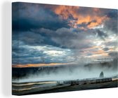 Canvas Schilderij Yellowstone - Lucht - Mist - 120x80 cm - Wanddecoratie