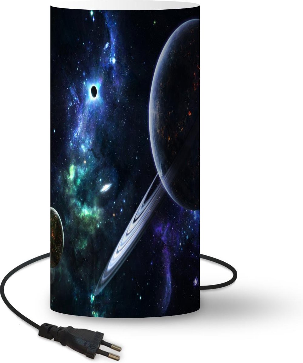 Lamp - Nachtlampje - Tafellamp slaapkamer - Planeten - Sterren - Sterrenstelsel - 33 cm hoog - Ø15.9 cm - Inclusief LED lamp