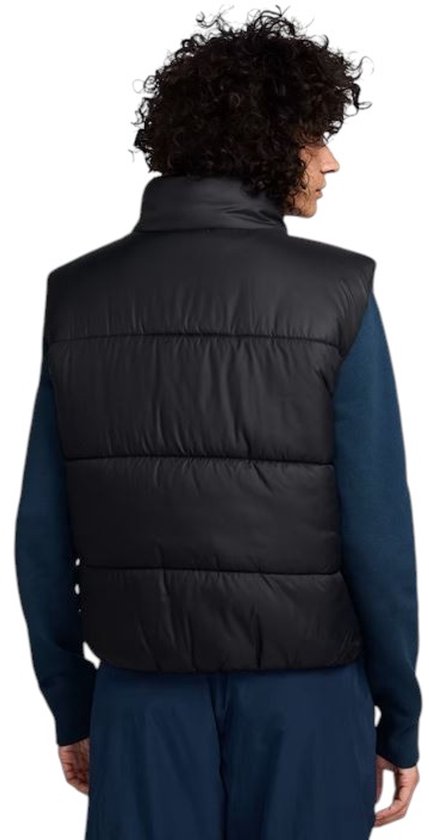 Zwarte Nike bodywarmer, achterkant, met hoge kraag en horizontale naden.