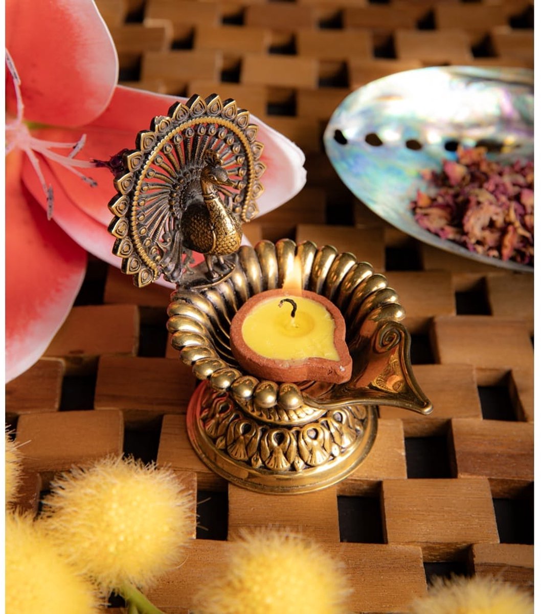 Ghee lamp Pauw Messing