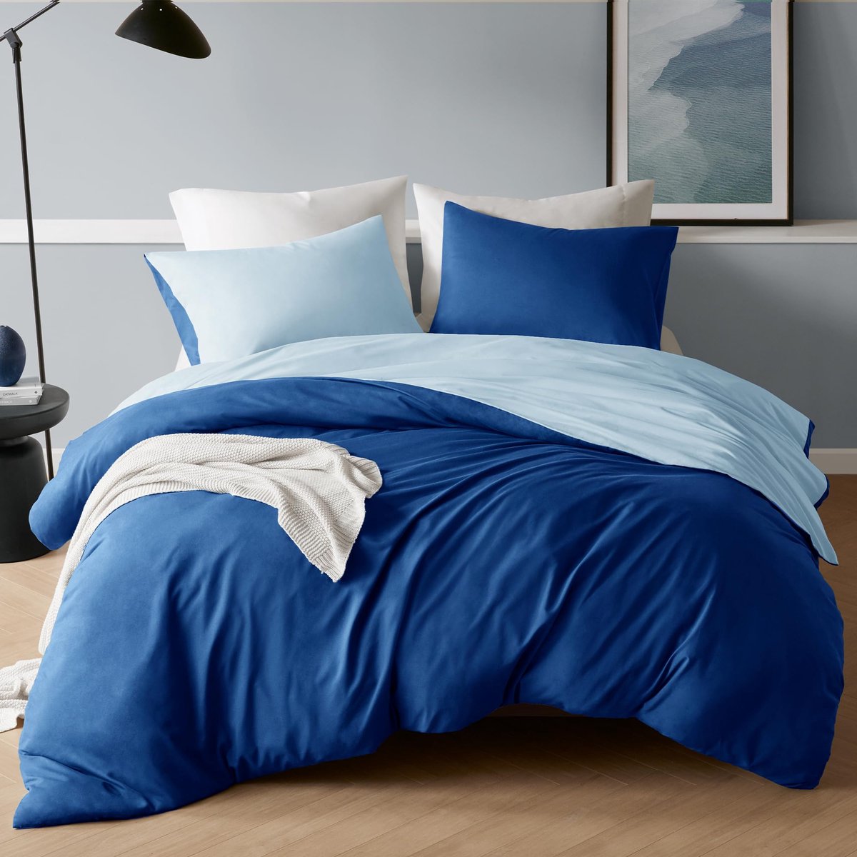 Unyqoos Tweekleurige microvezel beddengoedset met envelopsluiting en modern design Blauw