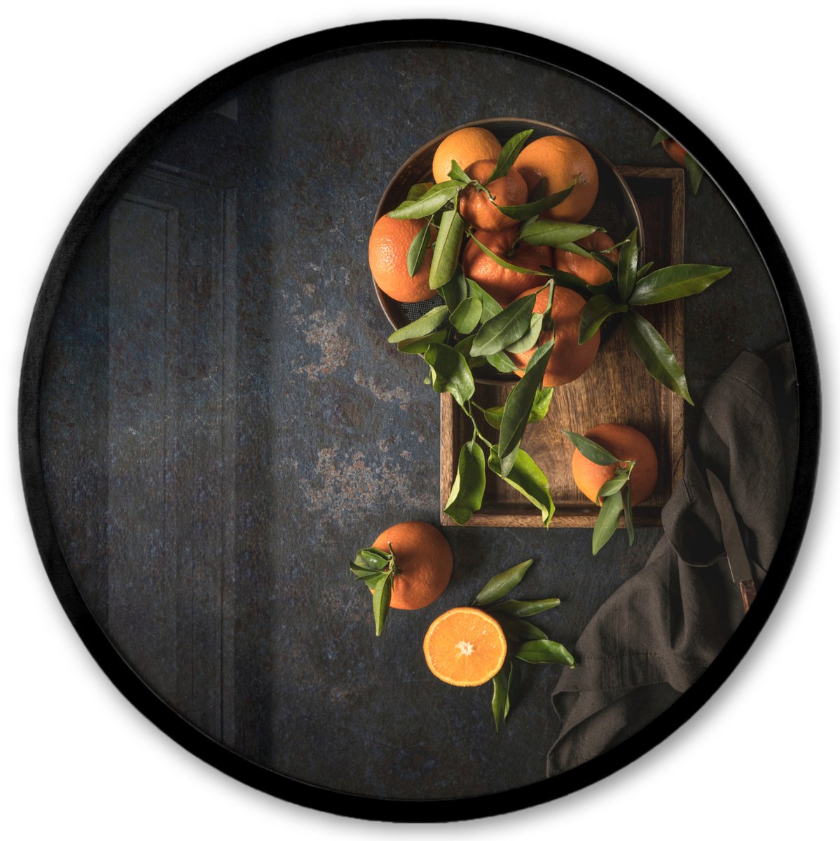 FrameYourWall Poster in lijst Rond - Fotolijst 40x40 cm - Posters - Sinaasappels - Bladeren - Oranje - Stilleven - Ronde posterlijst zwart - Decoratie - Wanddecoratie woonkamer - Muurdecoratie slaapkamer Multicolor