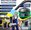Man met gereedschapsriem demonstreert de zuig- en blaasfunctie van de industriële stofzuiger.