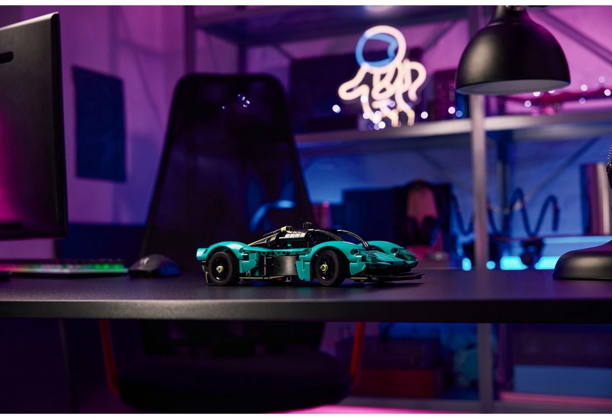 LEGO® Technic Aston Martin Valkyrie Modelautoset - 42208 — afbeelding 23