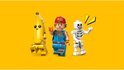 Figurines LEGO Fortnite : une banane, un aventurier et un squelette.