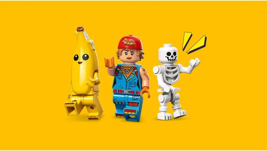 Figurines LEGO Fortnite : une banane, un aventurier et un squelette.