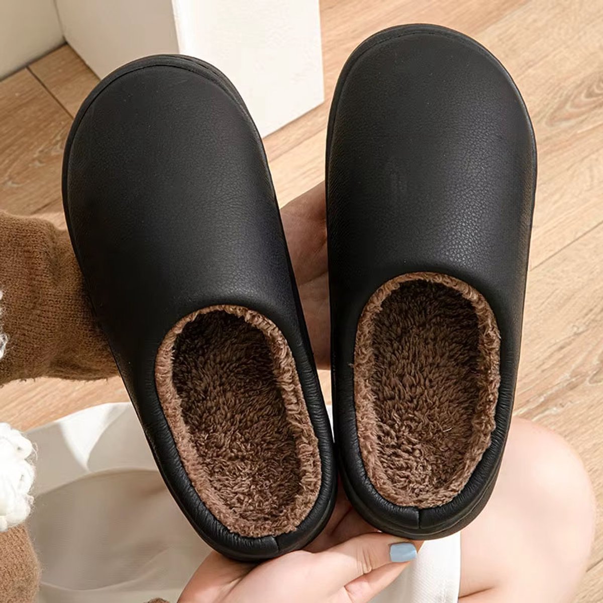 Warme Waterdichte Winter Pantoffels Maat 40 voor Dames en Heren – Antislip Katoenen Huispantoffels met Dikke Zool | Comfortabele Slippers voor Binnen en Buiten