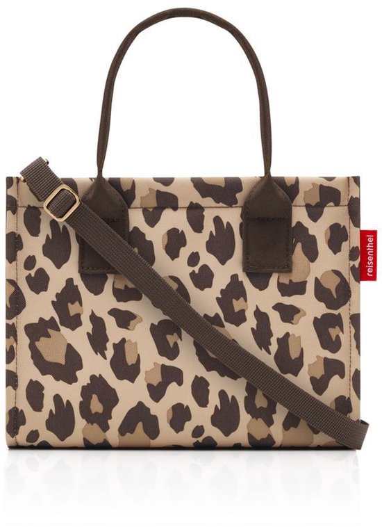 Sac Reisenthel Daily Shopper XS à imprimé léopard avec une bandoulière amovible.