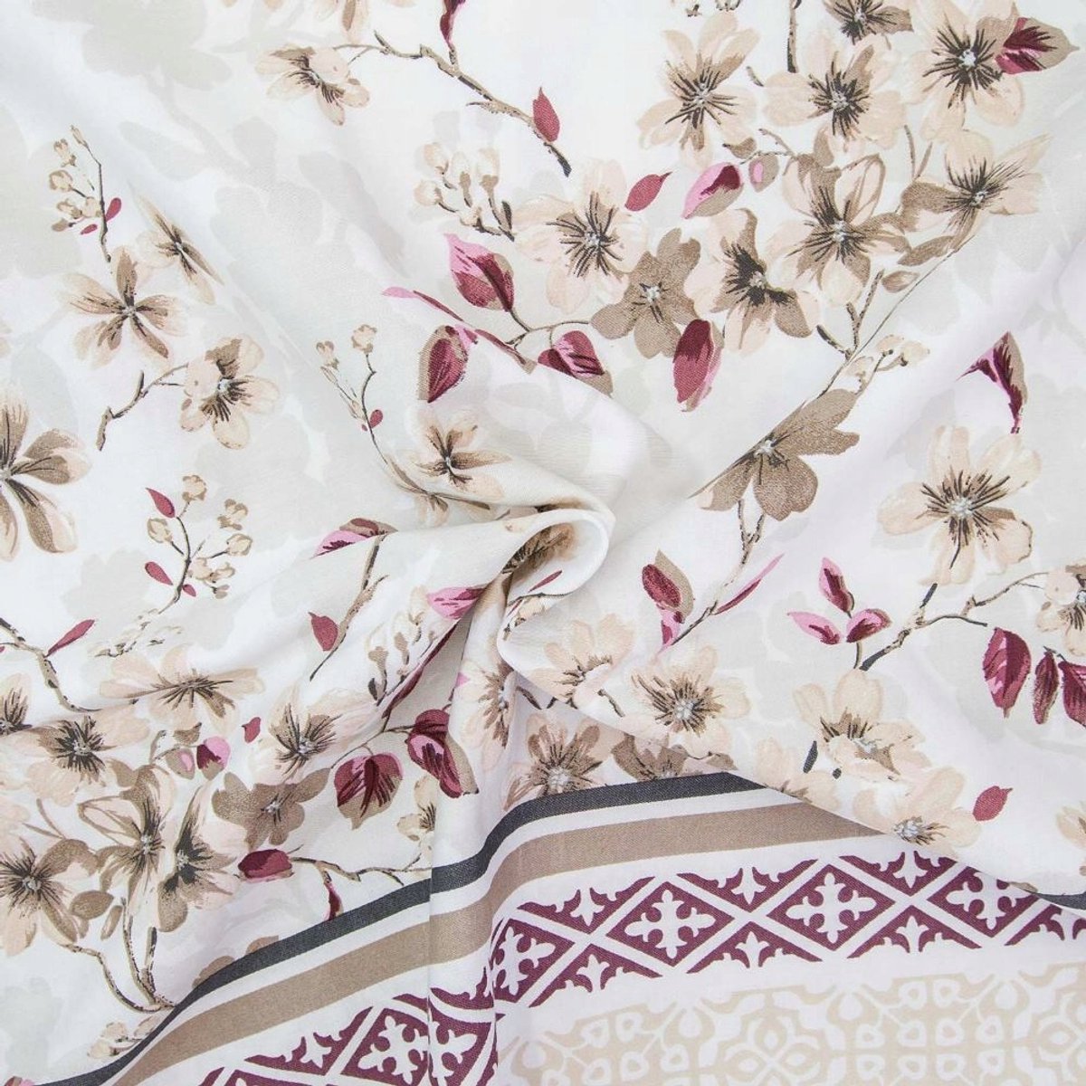 Satijn Love katoenen dekbedovertrek 200x220cm beige bloemenpatroon