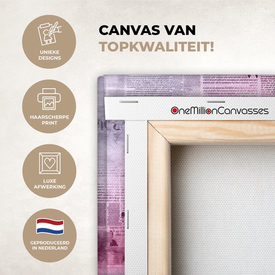 Wereldkaart avec peinture rose vif sur fond avec journal 90x60 cm