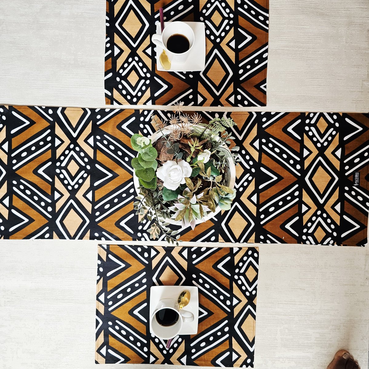 Tafelloper 180x35cm en 4 Placemats | Afrikaanse Print Bogolan Geïnspireerde Print | Gemaakt van 100% Katoen