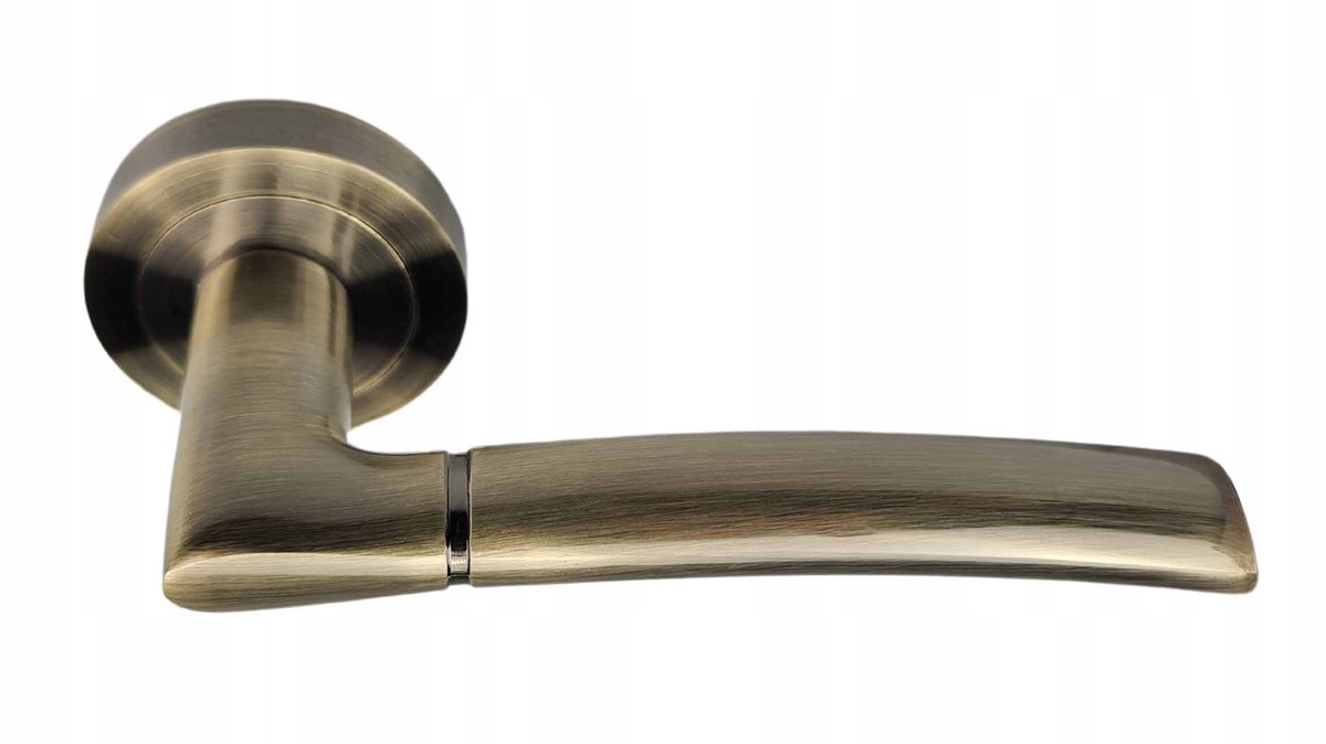 Deurklink PRESTO Patina op Rond Schild - Elegant en Duurzaam