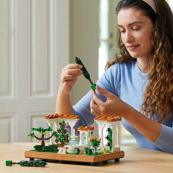 Jardin d'icônes LEGO avec fontaine - 10359