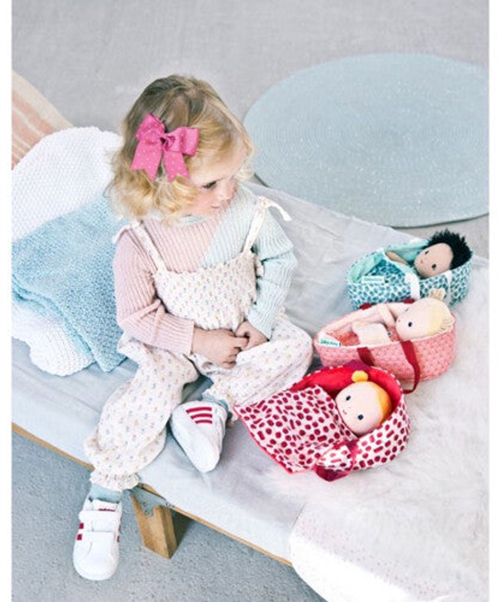 Lilliputiens - Anaïs Pop In Reiswieg - Stoffen Pop Met Diverse Accessoires - Stimuleert De Fijne Motoriek, Empathie En Het Imitiatiespel - Geschikt Vanaf 1 Jaar — afbeelding 4
