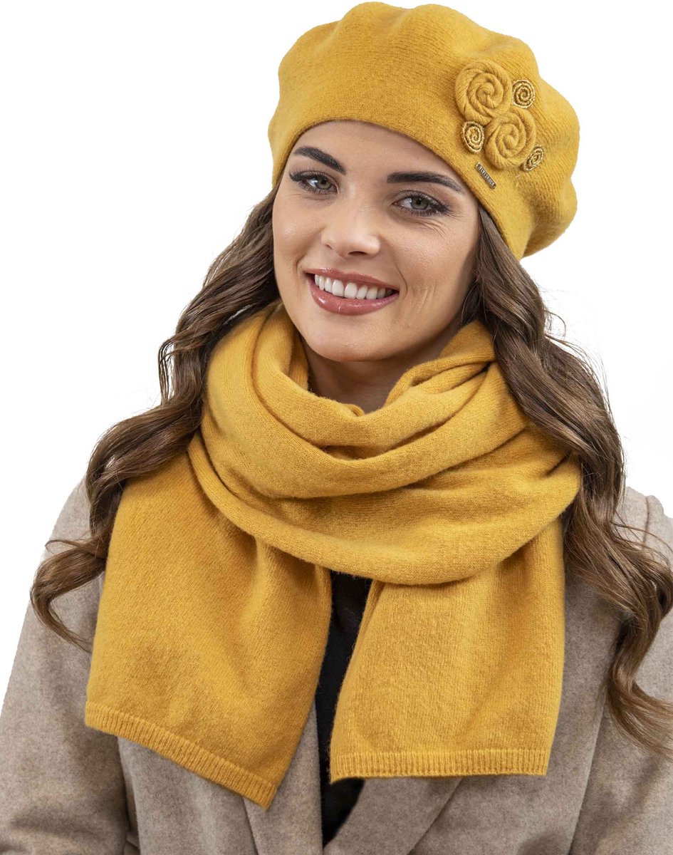 Vivisence Dames Winter Baret En Sjaal Set - Zachte Wolmix En Subtiele Applicatie - Gebreide Rand En Prettige Pasvorm - Warm En Comfortabel Voor Koude Dagen - Past Bij Elegante En Sportieve Looks - Honing