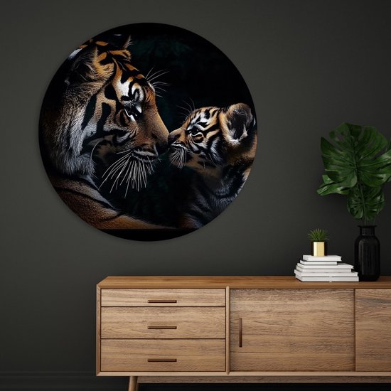 Saammp Muurcirkel Hout - Tijger welp met familie - Natuur - Dieren - Ø 30 - Wandcirkel - Wanddecoratie Cirkel - muurdecoratie Woonkamer - Slaapkamer decoratie - Rond Schilderij