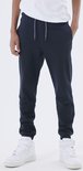 Navy joggingbroek met grijze veterdetails en steekzakken, gedragen door een jongen.