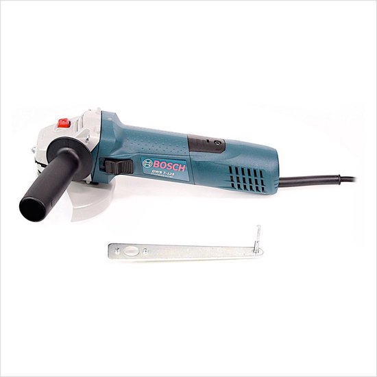 Blauwe haakse slijper van Bosch Professional met zilverkleurige accenten en een metalen sleutel.
