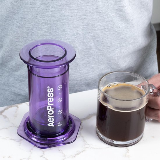AeroPress Go extra kleine draagbare koffiezetset, ideaal voor reizen, wandelen en kamperen, alles-in-één French Press, handmatige espresso- & filterkoffiemaker, 2 min zetduur