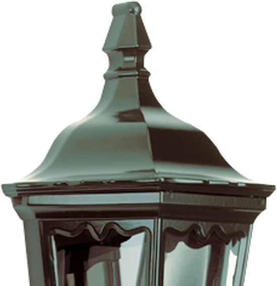 Detail van de top van een zwarte klassieke wandlamp.