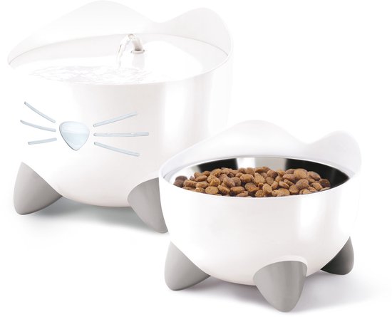 Een witte Catit Pixi drinkfontein en een witte voerbak met grijze pootjes.