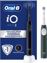 Bol.com Oral-B iO2 Elektrische Tandenborstels - Night Black & Forest Green - 2 stuks aanbieding