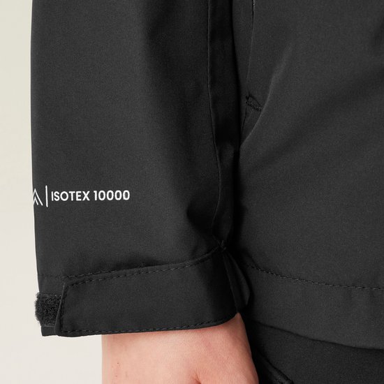 Detail van mouw met 'Isotex 10000' logo op zwarte jas.