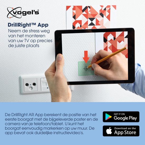 Een hand met een potlood markeert een boorpunt op een muur terwijl een tablet de DrillRight™ AR-app toont.